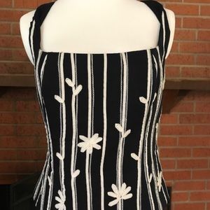 WORTH Fitted Summer Top w Appliqué Flowers SO CUTE